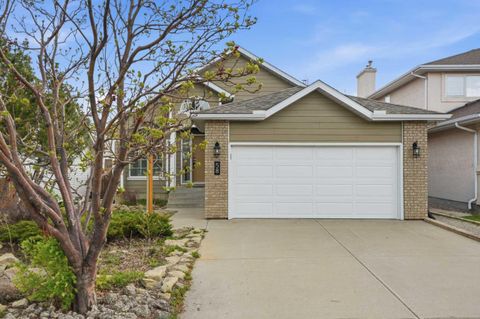Photo of 58 Edgevalley Close NW, Calgary, AB T3A 5E4 (MLS # A2314264)