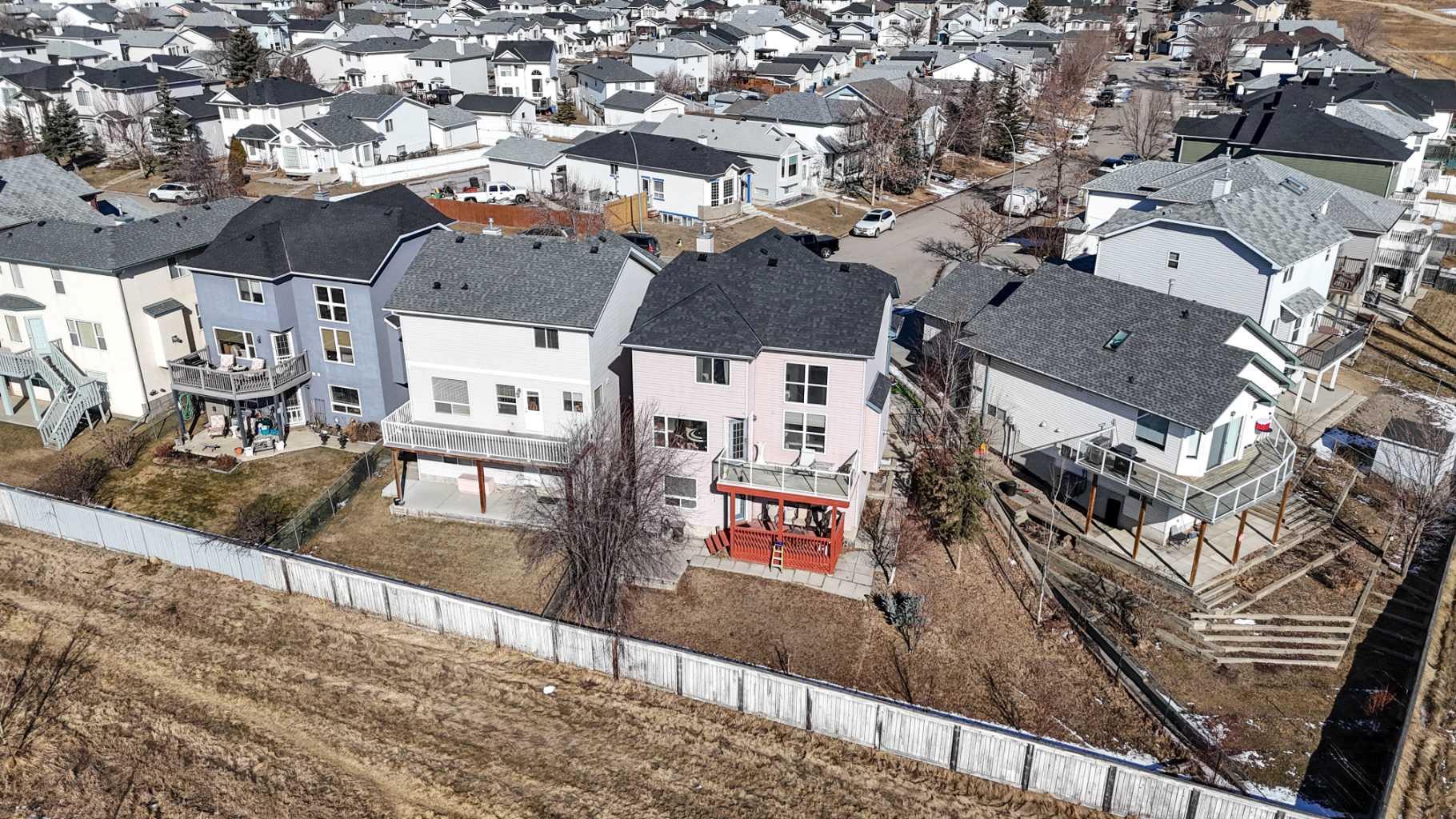 47 Anaheim Crescent NE