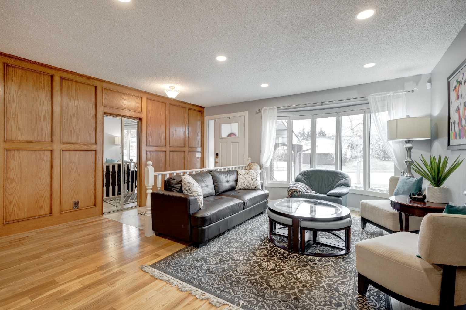 387 Silvergrove Drive NW