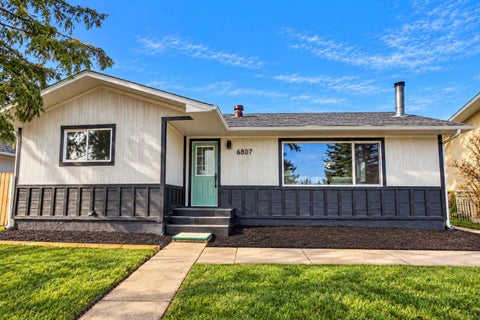 Photo of 6807 Huntchester Road NE, Calgary, AB T2K 5E6 (MLS # A2354587)