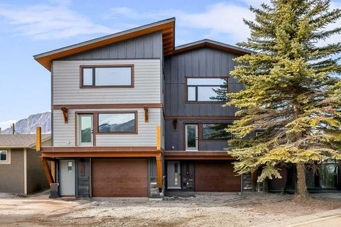 1413 Mountain Avenue 101 Canmore AB T1W 1M3