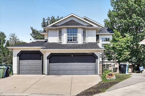 Photo of 254 Douglas Glen Heath SE, Calgary, AB T2Z 2N1 (MLS # A2328110)