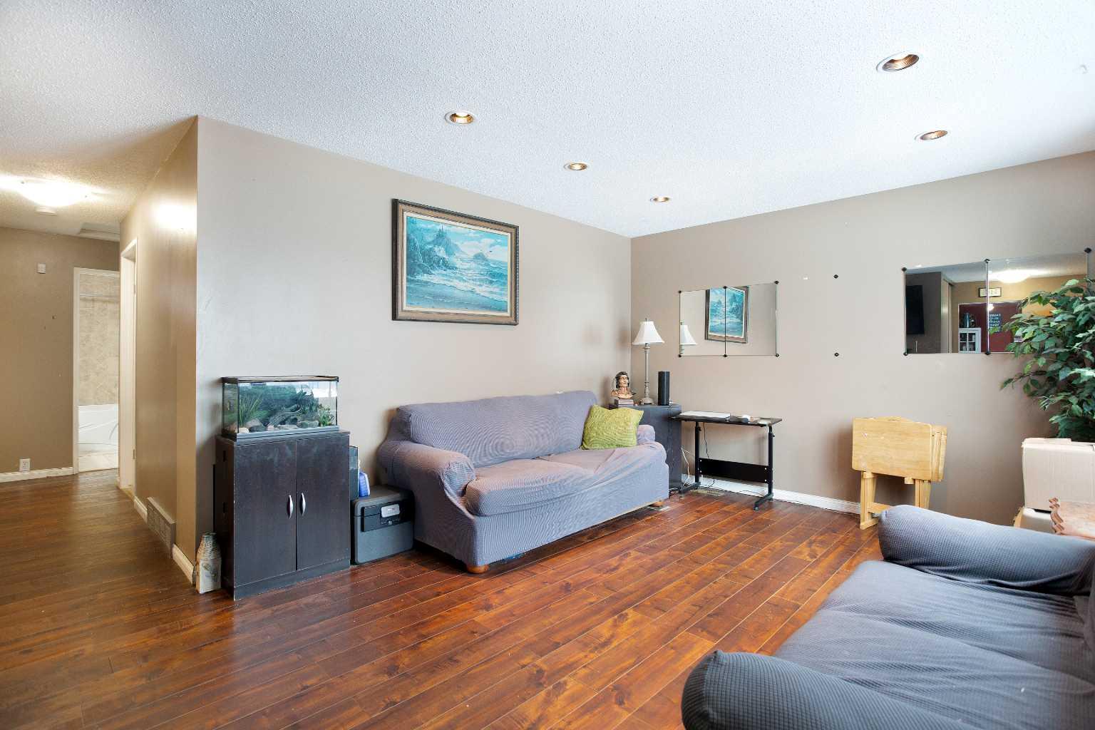 11 Ridgebrook Drive SW