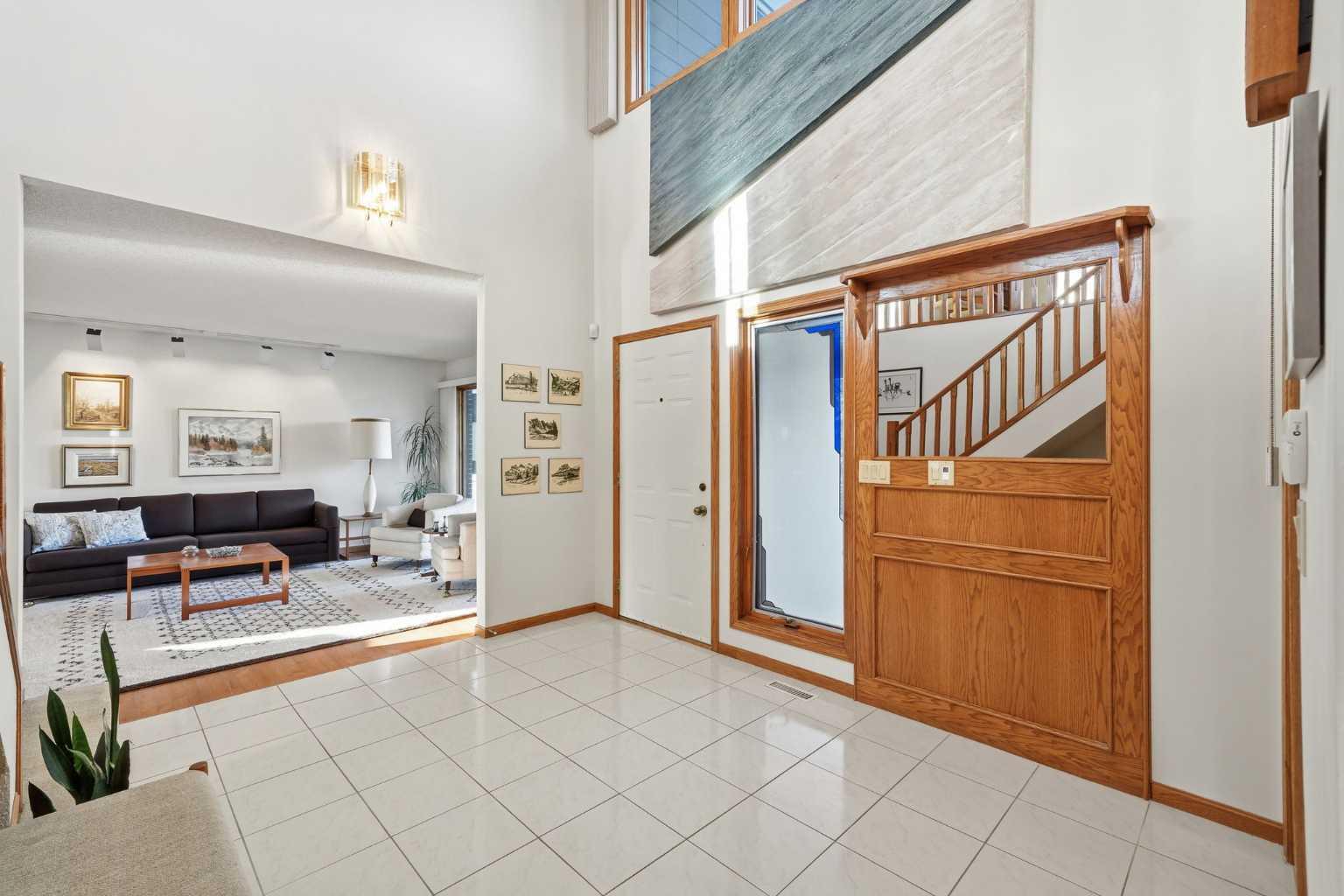 32 Woodgrove Crescent SW