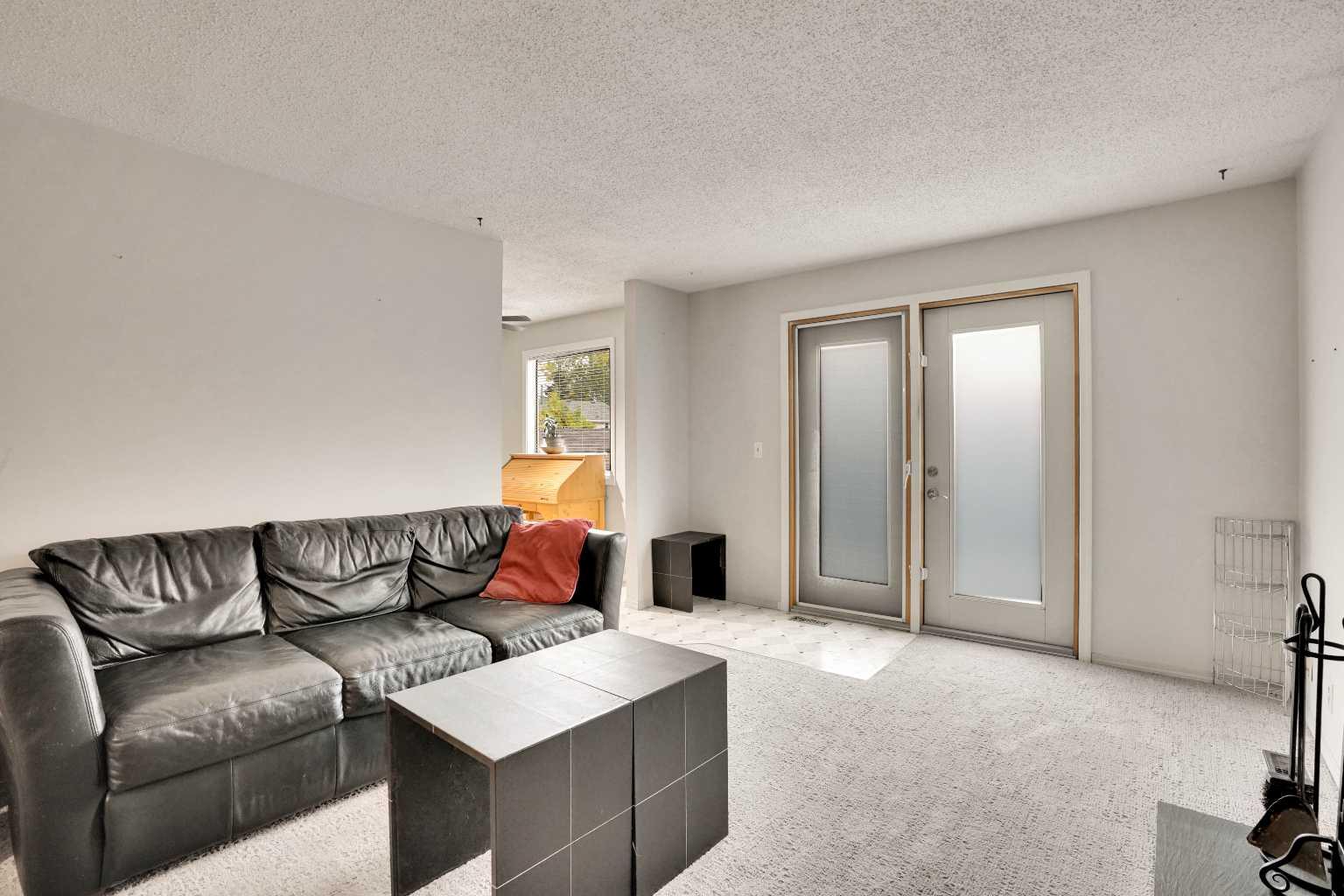 7915 Ranchview Drive NW