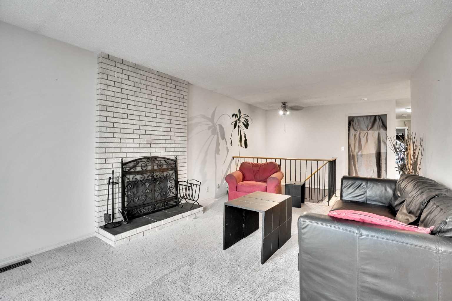 7915 Ranchview Drive NW