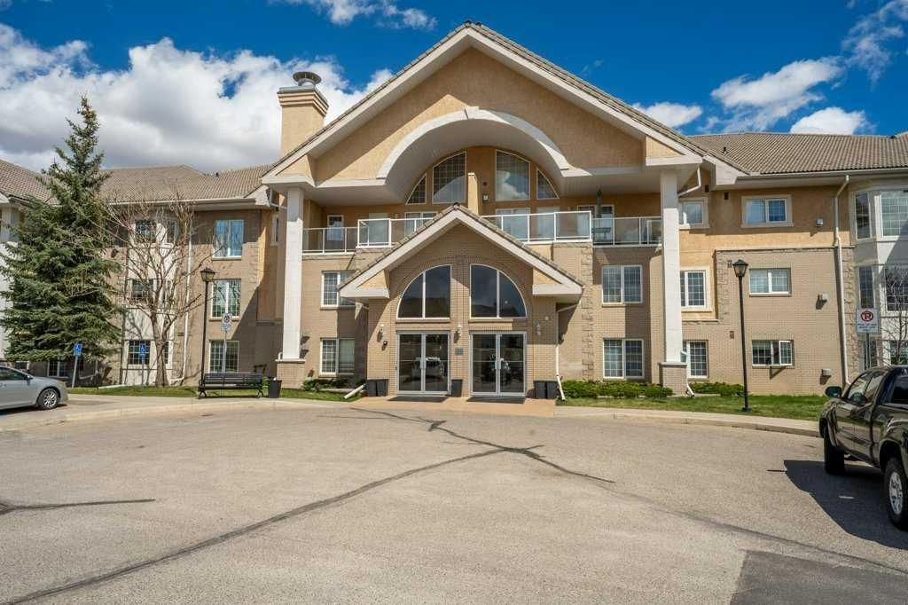 Photo of 728 Country Hills Road NW #136, Calgary, AB T3K 5K8 (MLS # A2310256)