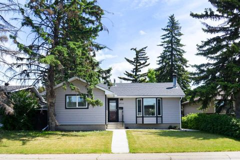 5712 Layzell Road SW Calgary AB T3E 5G9