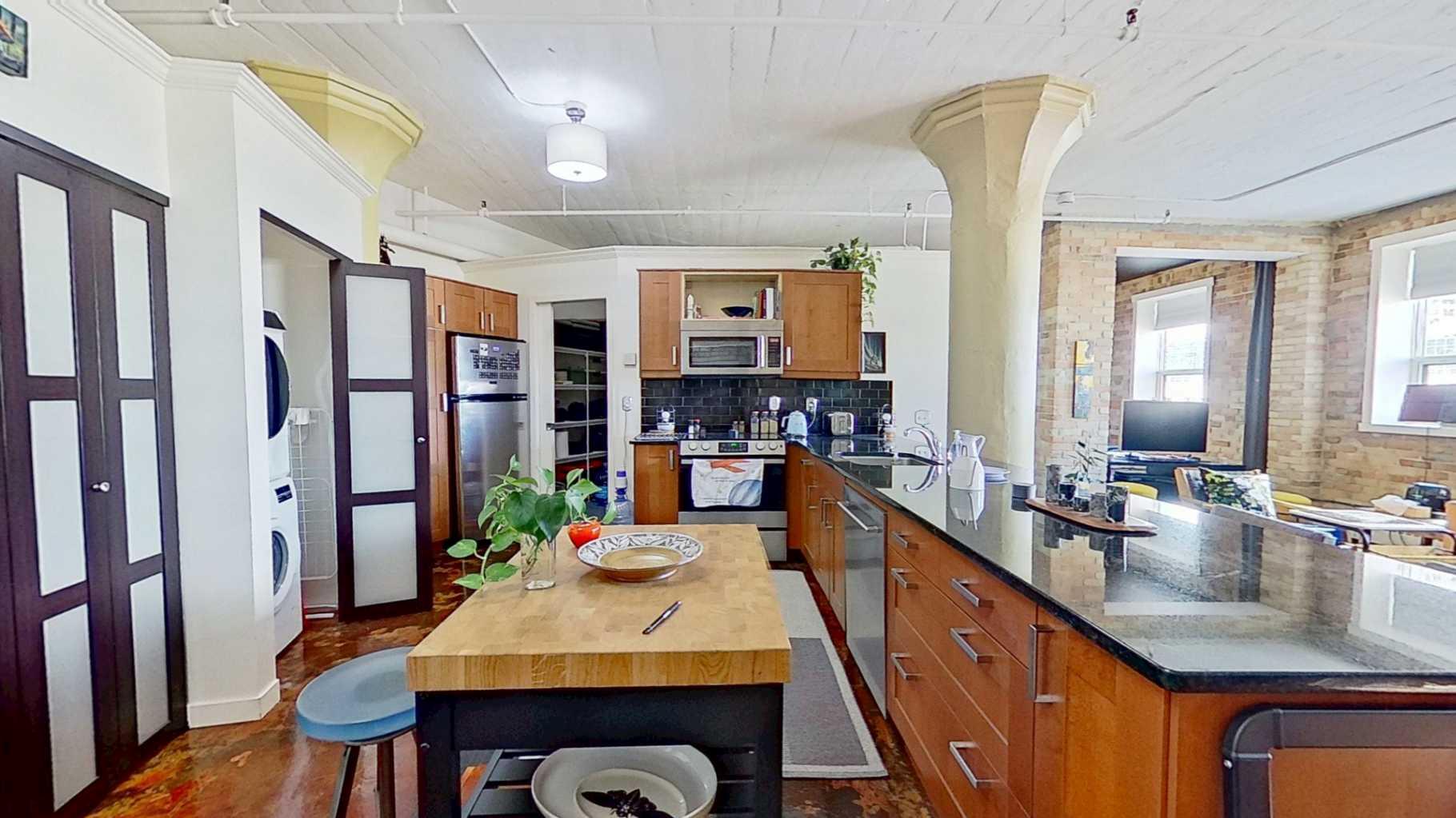 240 11 Avenue SW 409