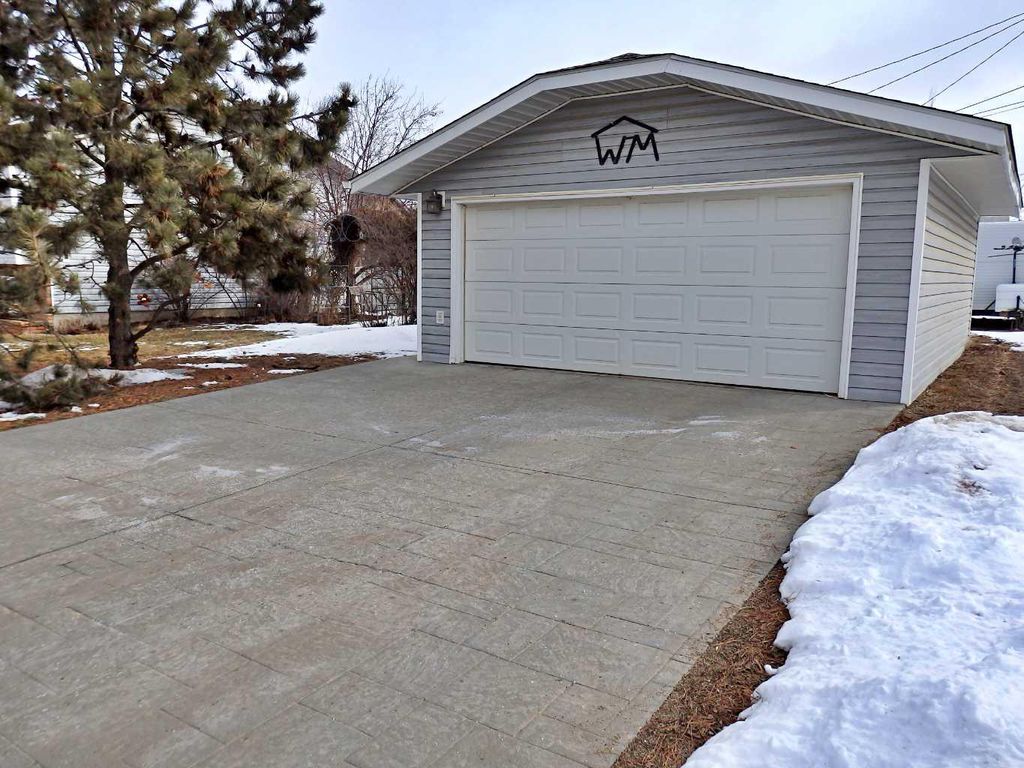 Photo of 5115 Riverside Drive, Vermilion, AB T9X 1T8 (MLS # A2295777)