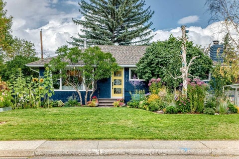 Photo of 1916 Green Ridge Road SW, Calgary, AB T3E 4B1 (MLS # A2340532)