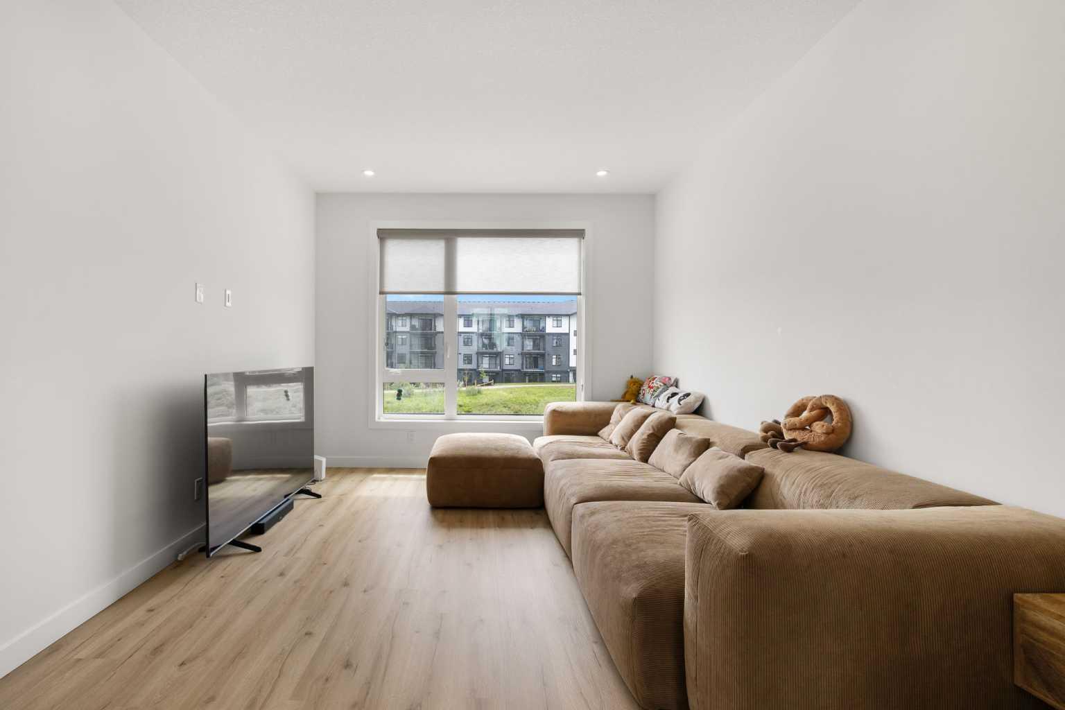 85 sage hill Heights NW 327