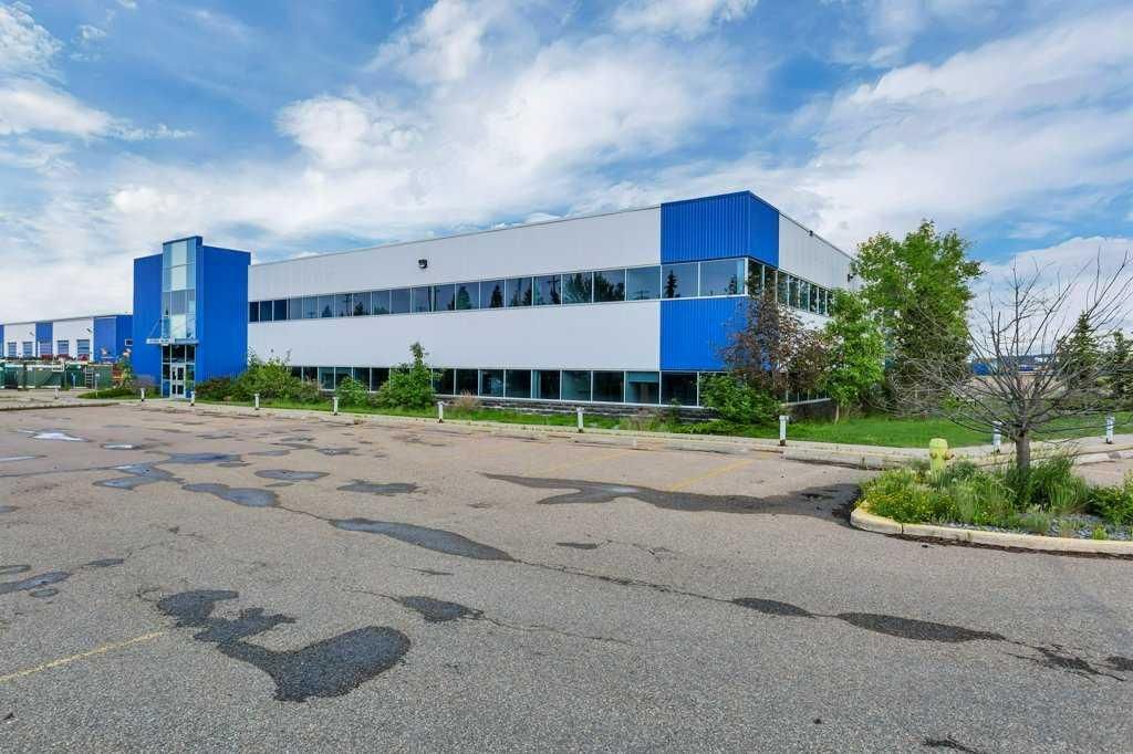 Photo of 33 Schenk Industrial Road, Sylvan Lake, AB T4S 2J9 (MLS # A2328547)