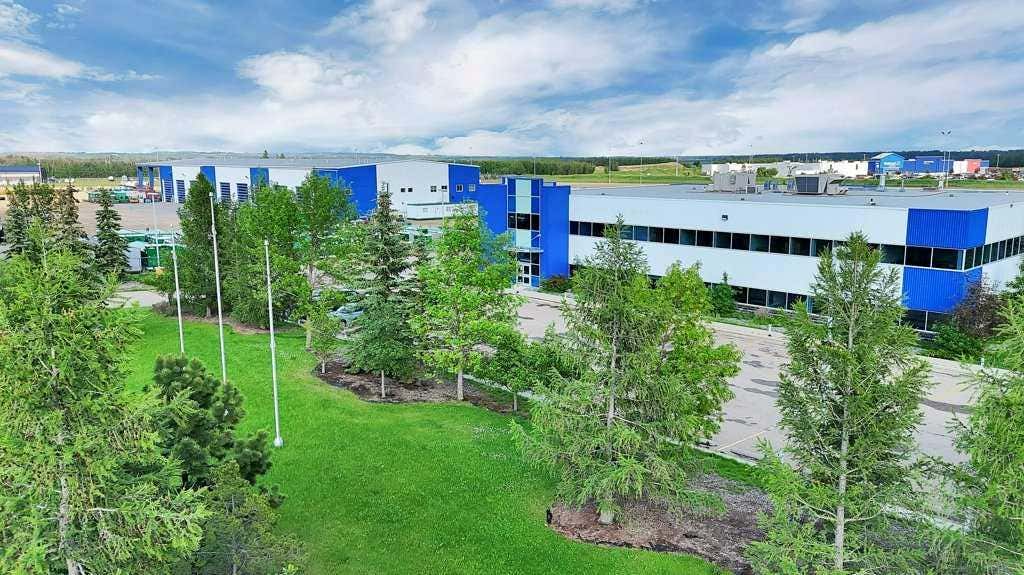 Photo of 33 Schenk Industrial Road, Sylvan Lake, AB T4S 2J9 (MLS # A2328547)