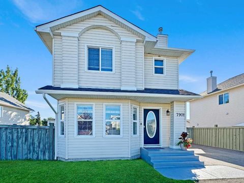 Photo of 7901 Westpointe Drive, Grande Prairie, AB T8W 2T9 (MLS # A2328961)