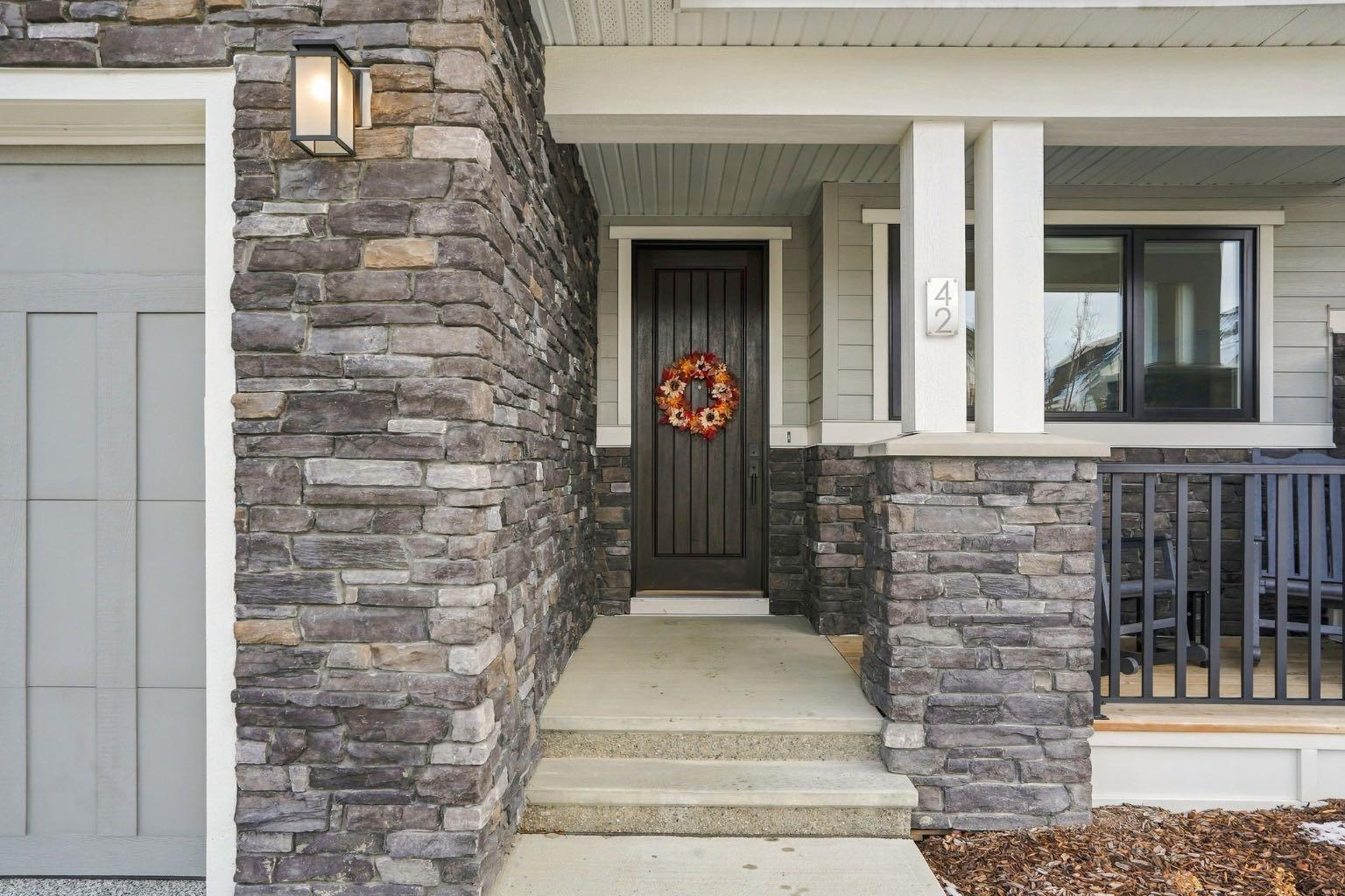 42 Crestridge Bay SW
