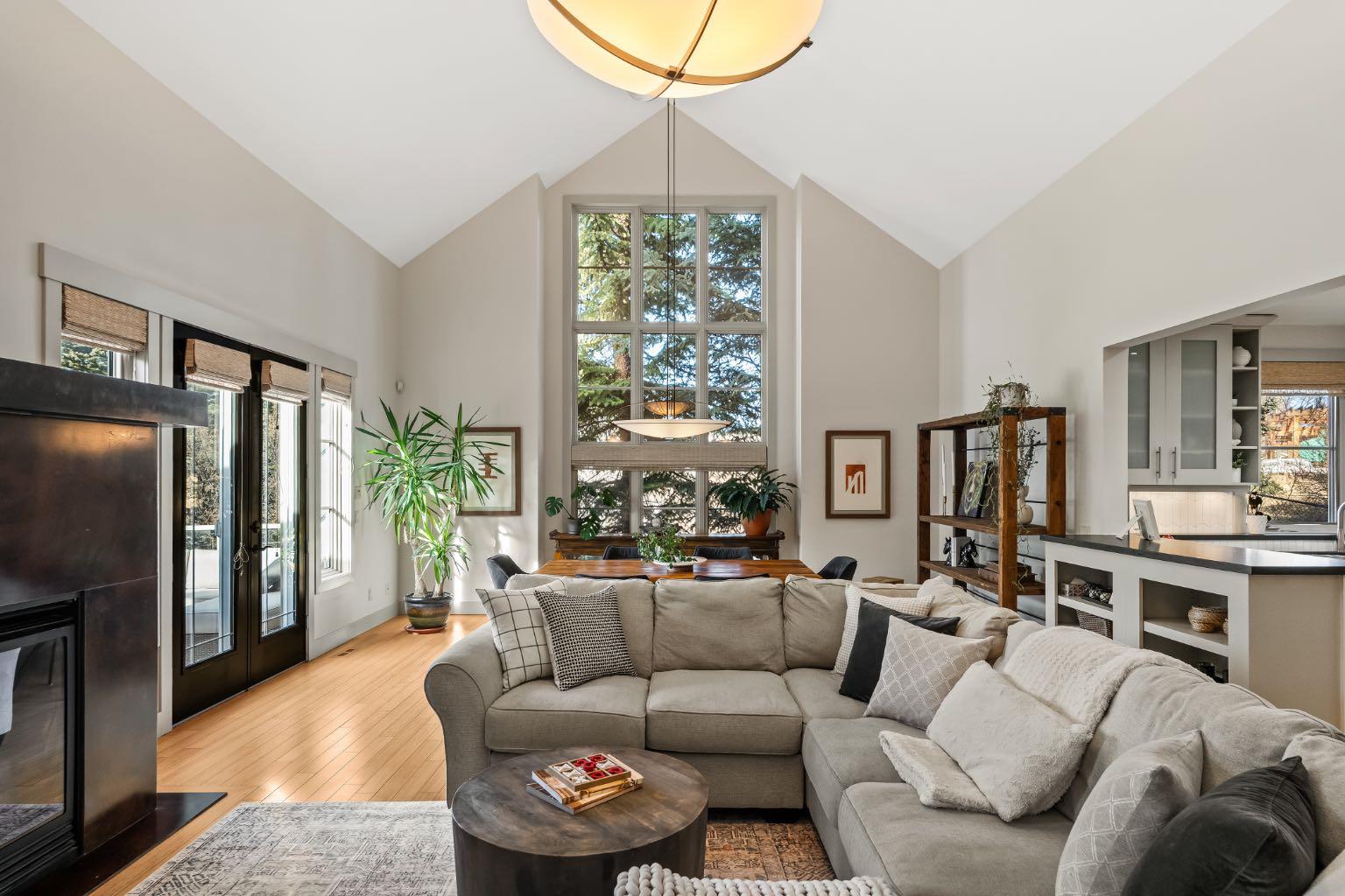 1359 69 Street SW 17