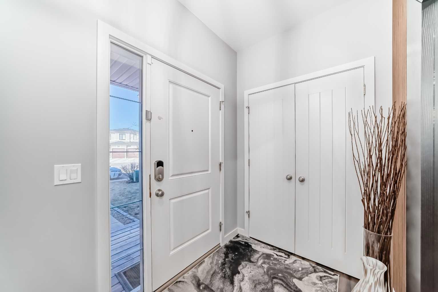 6 Canals Court SW