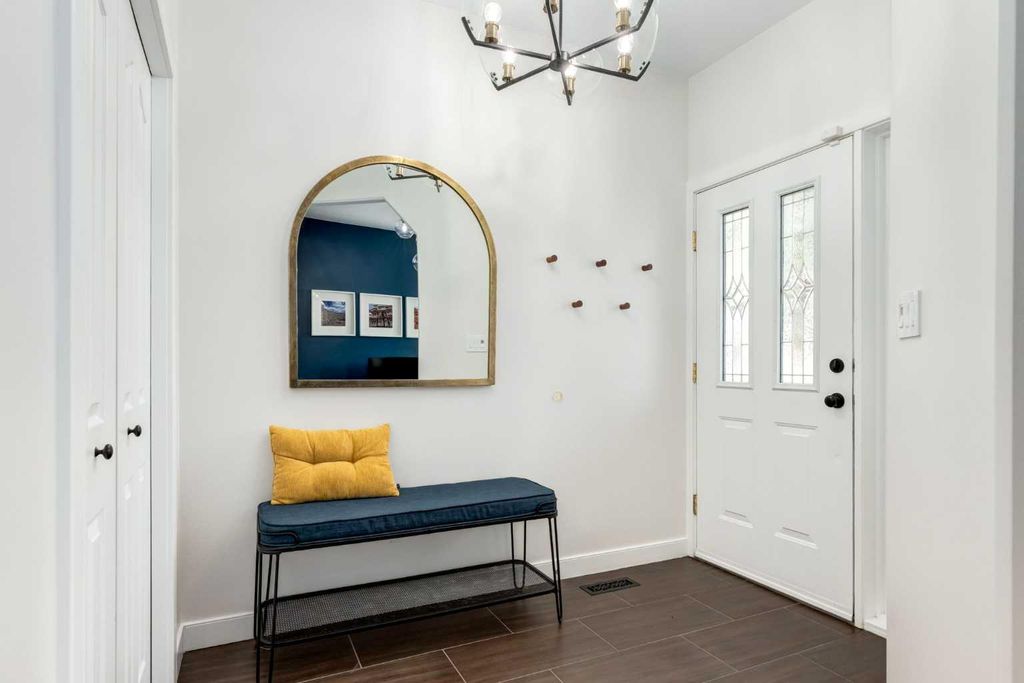 Photo of 429 11 Avenue NE, Calgary, AB T2E 0Z4 (MLS # A2303490)