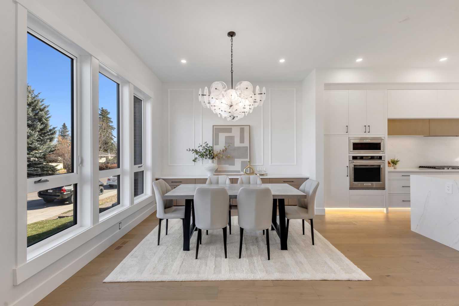 2715 Cochrane Road NW