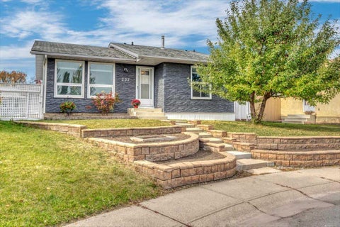 Photo of 232 Madeira Place NE, Calgary, AB T2A 5T1 (MLS # A2348763)