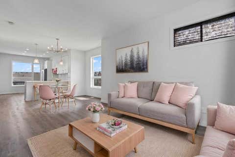 Photo of 30 Evanscrest Manor NW, Calgary, AB T3P 2A3 (MLS # A2338572)