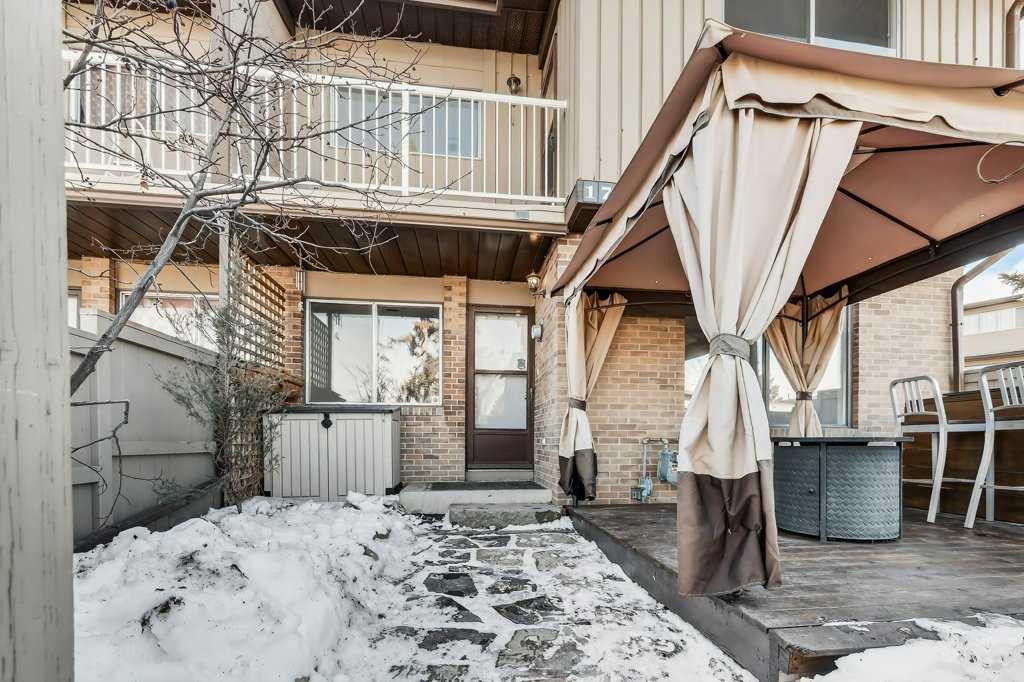 1055 72 Avenue NW 17