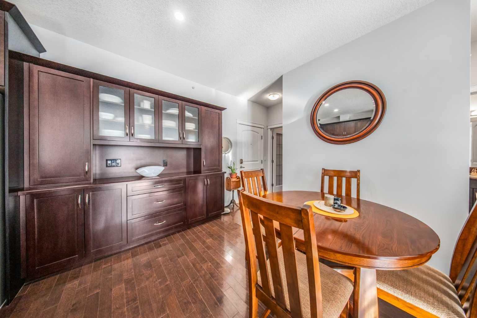 31 Country Village Manor NE 4408