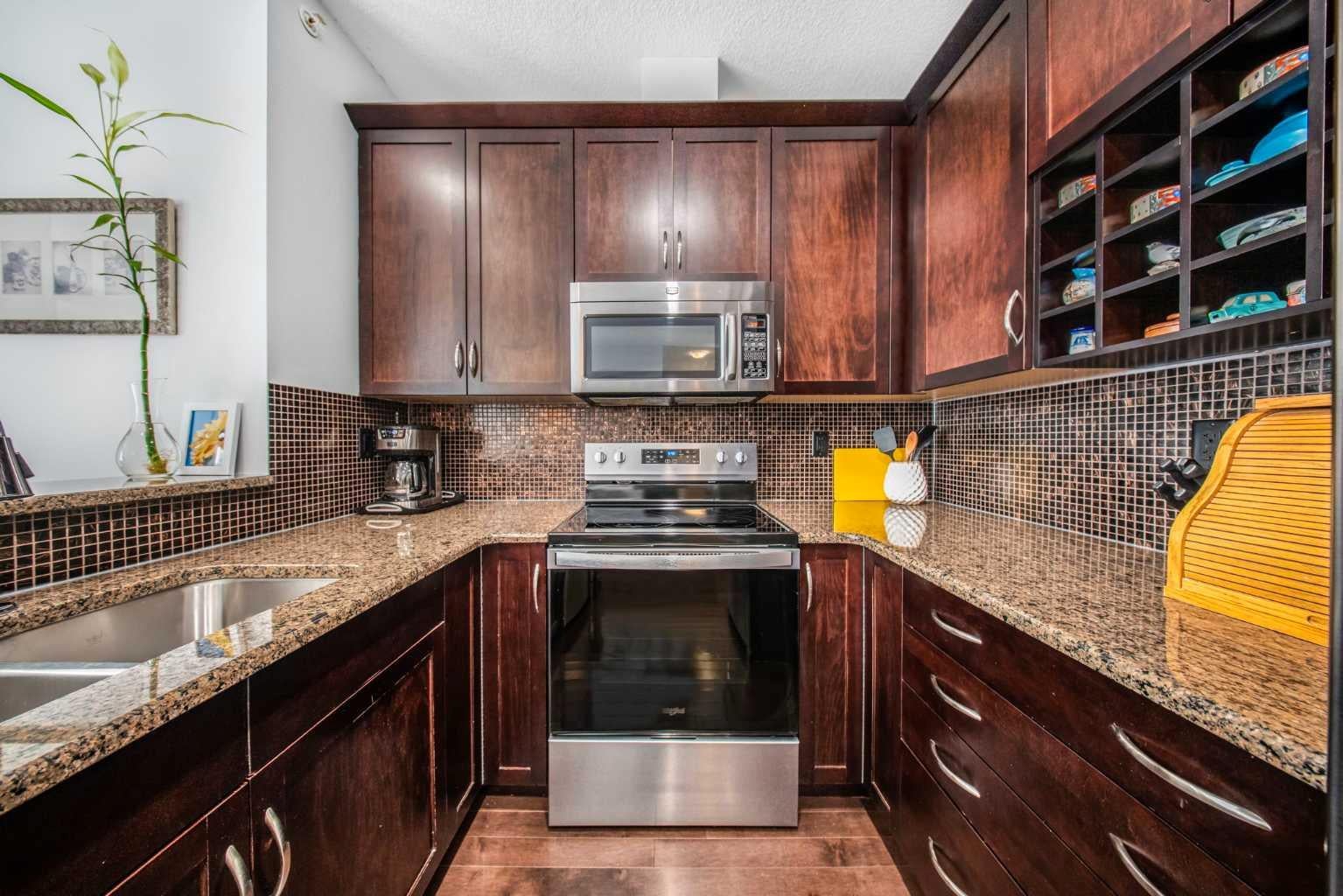 31 Country Village Manor NE 4408