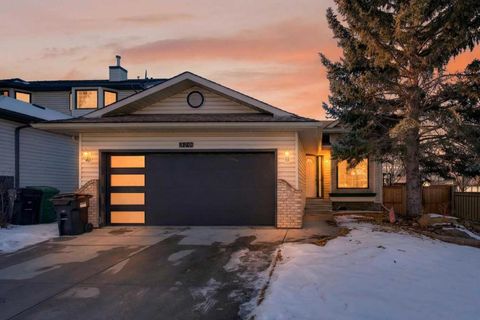 328 Douglas Ridge Close SE Calgary AB T2Z 2M4