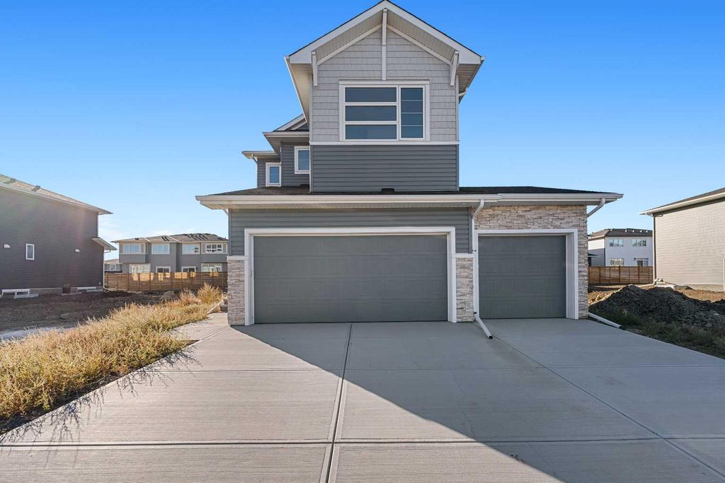 Photo of 95 Dawson Wharf Mount, Chestermere, AB T1X 2X7 (MLS # A2315697)