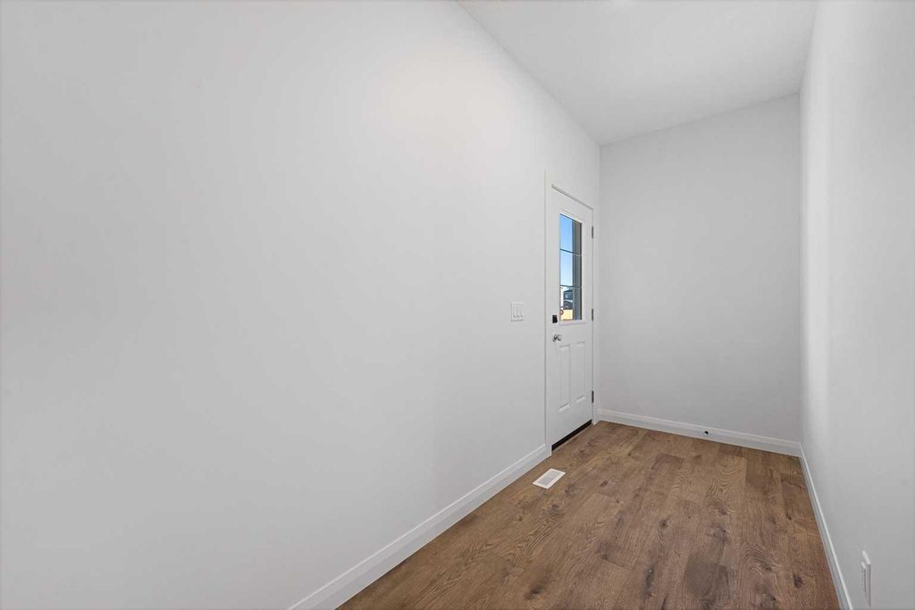 Photo of 95 Dawson Wharf Mount, Chestermere, AB T1X 2X7 (MLS # A2315697)
