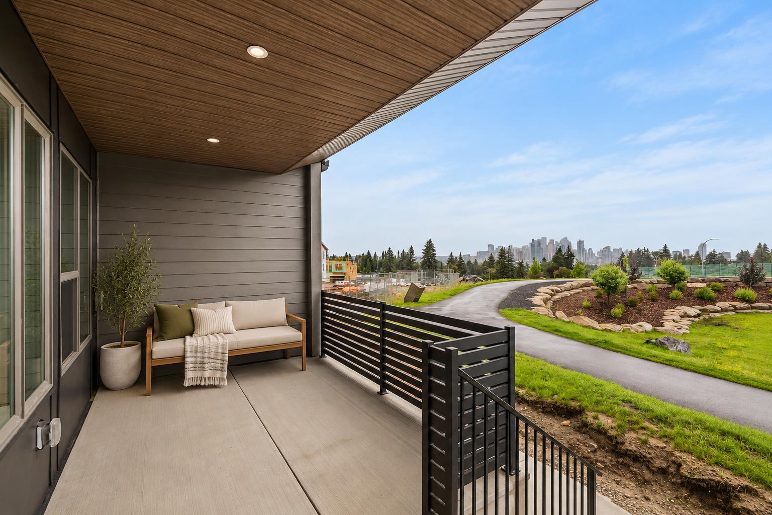 706 Sovereign Common SW