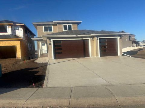 54 Vista Close Blackfalds AB T4M 0L3