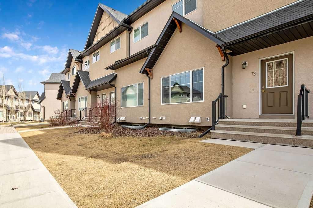 Photo of 72 Cimarron Vista Gardens, Okotoks, AB T1S 0G3 (MLS # A2301892)