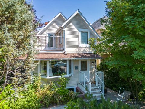 Photo of 1630 7 Street NW, Calgary, AB T2M 3H6 (MLS # A2306685)