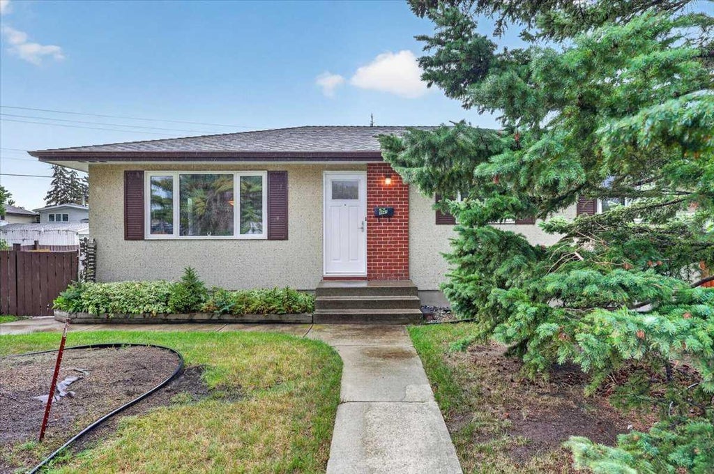 Photo of 4647 Marwood Way NE, Calgary, AB T2A 2S6 (MLS # A2343833)