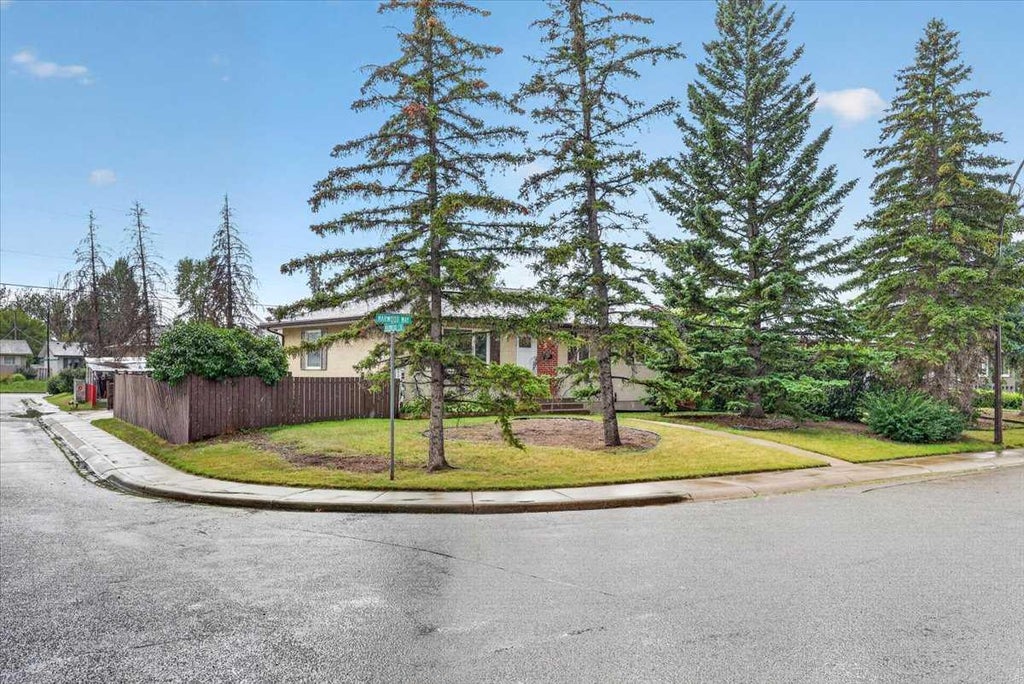 Photo of 4647 Marwood Way NE, Calgary, AB T2A 2S6 (MLS # A2343833)