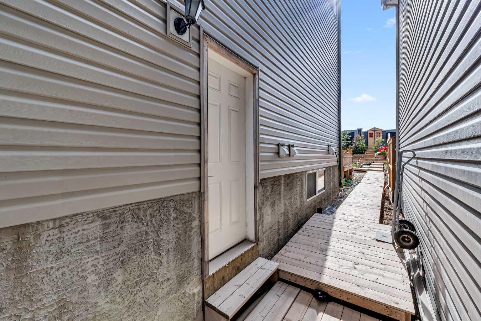 236 Nolanhurst Crescent NW
