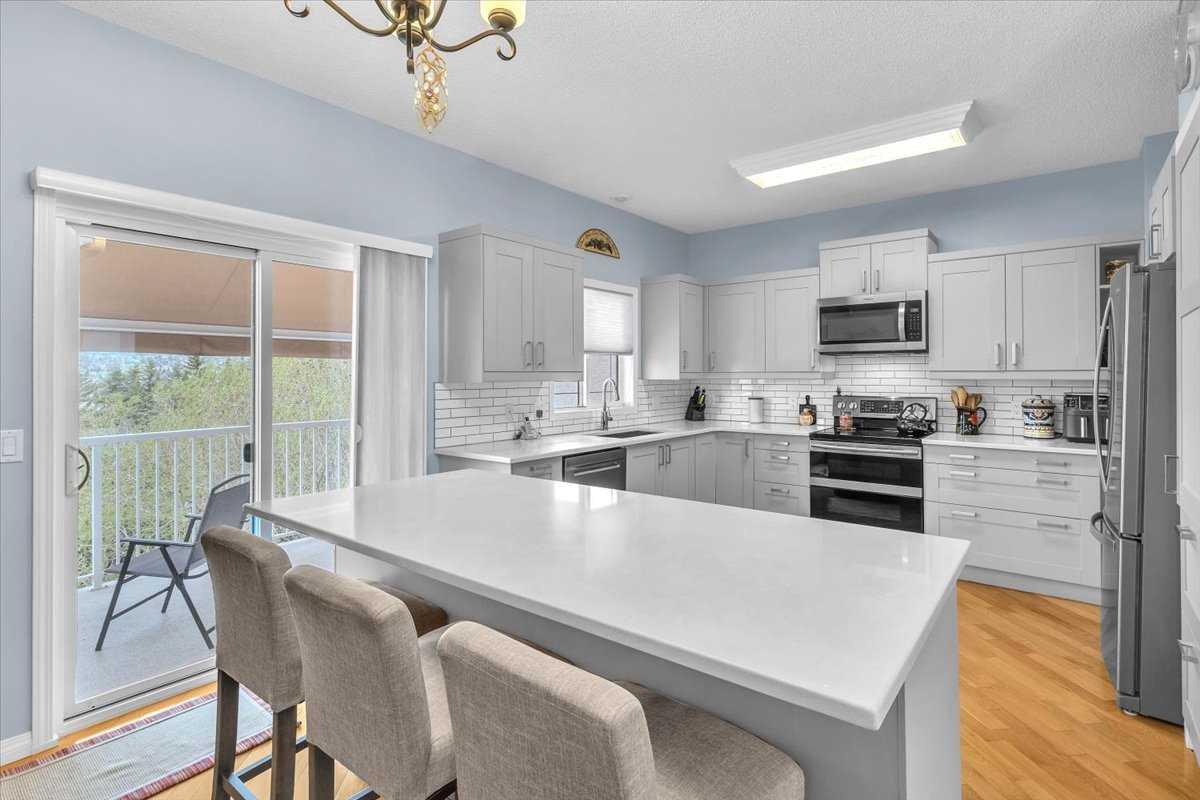 13 Country Hills Gardens NW