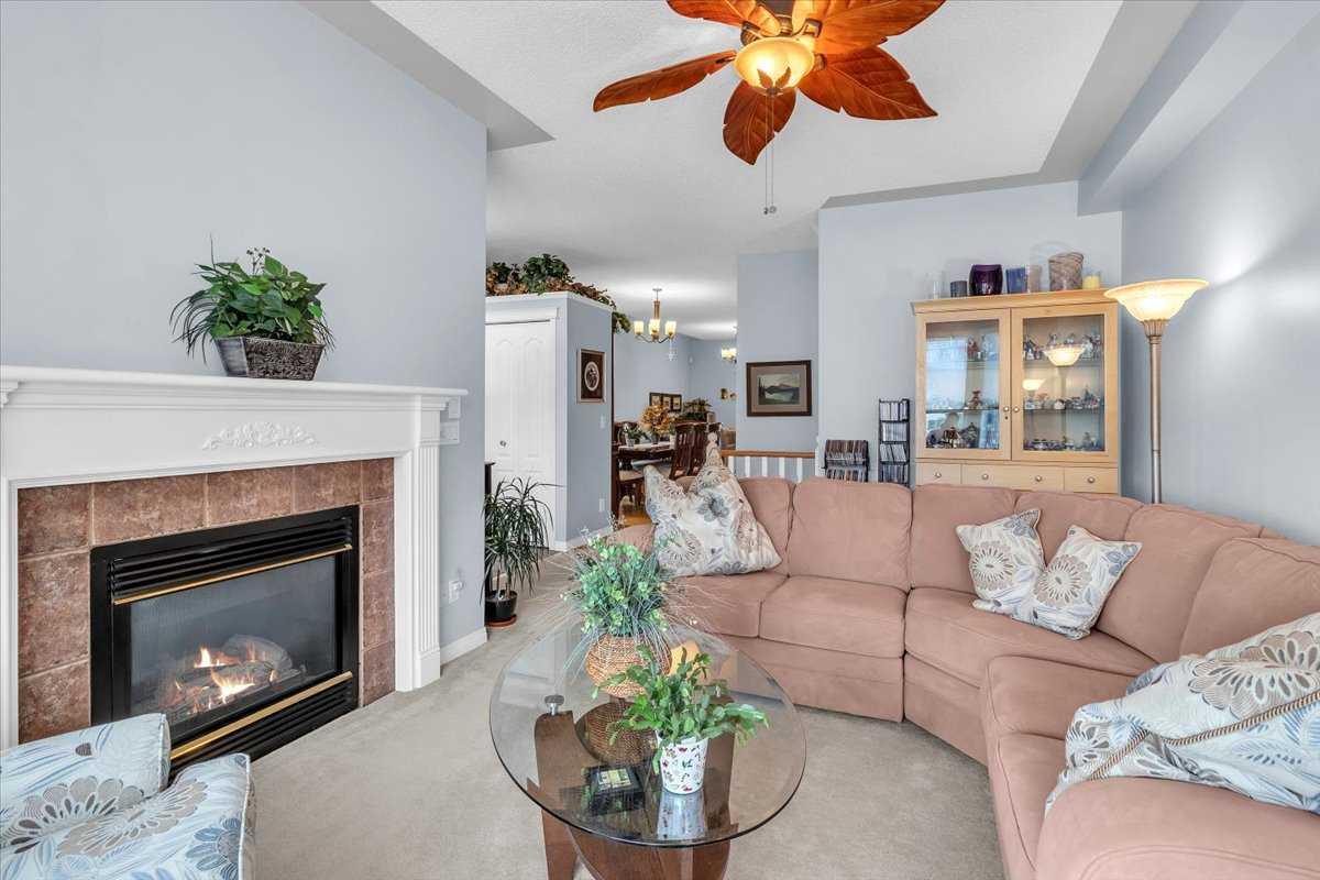 13 Country Hills Gardens NW