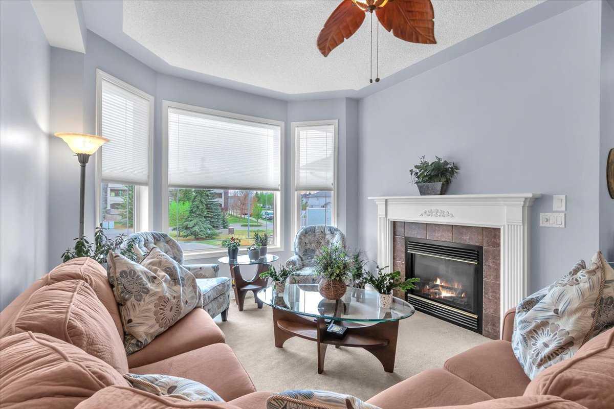 13 Country Hills Gardens NW