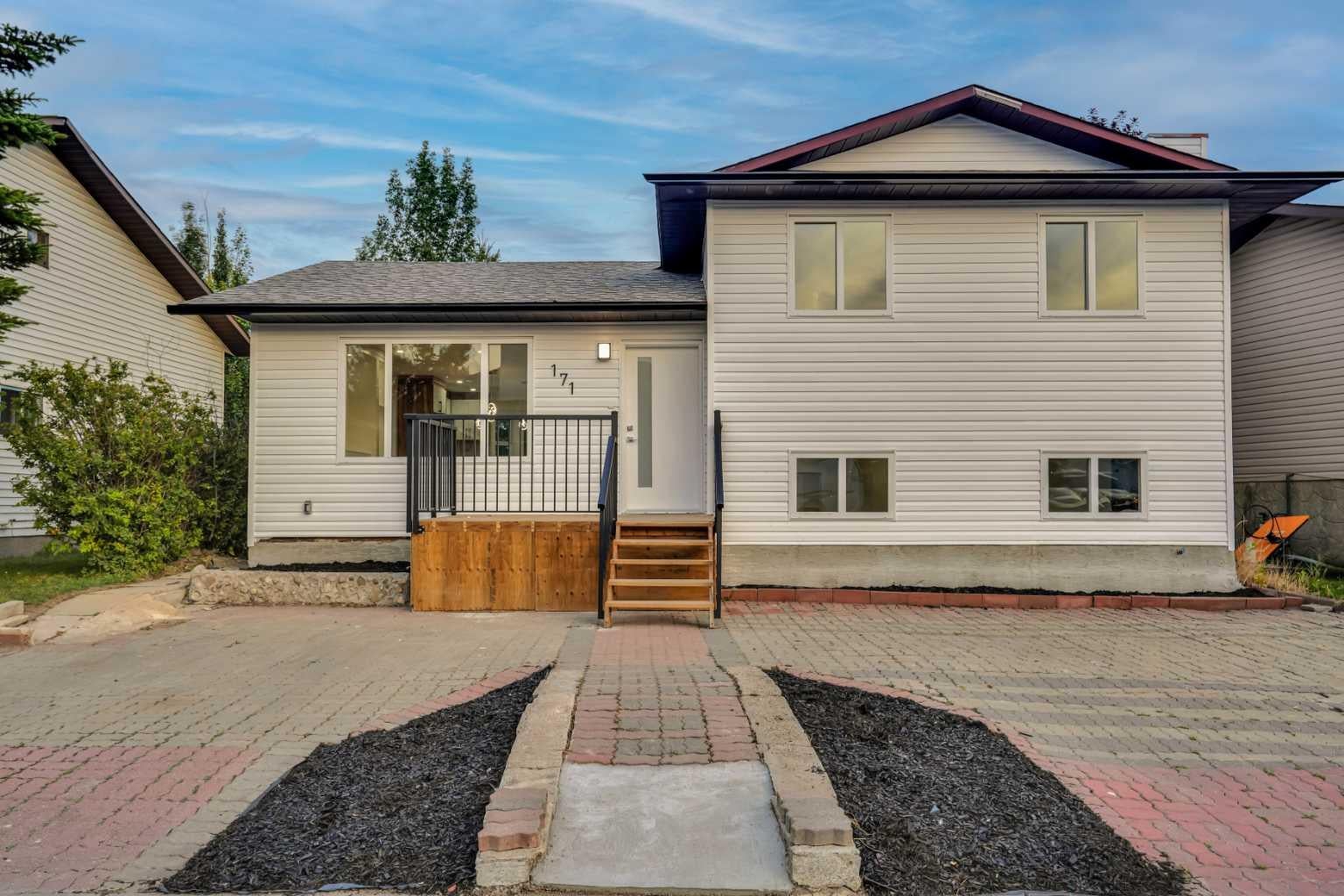 171 Castlebrook Rise NE