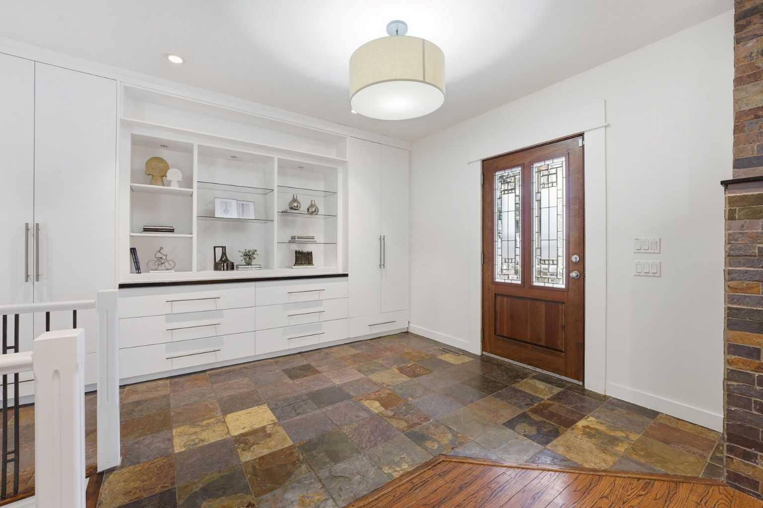 2623 Glenmount Drive SW