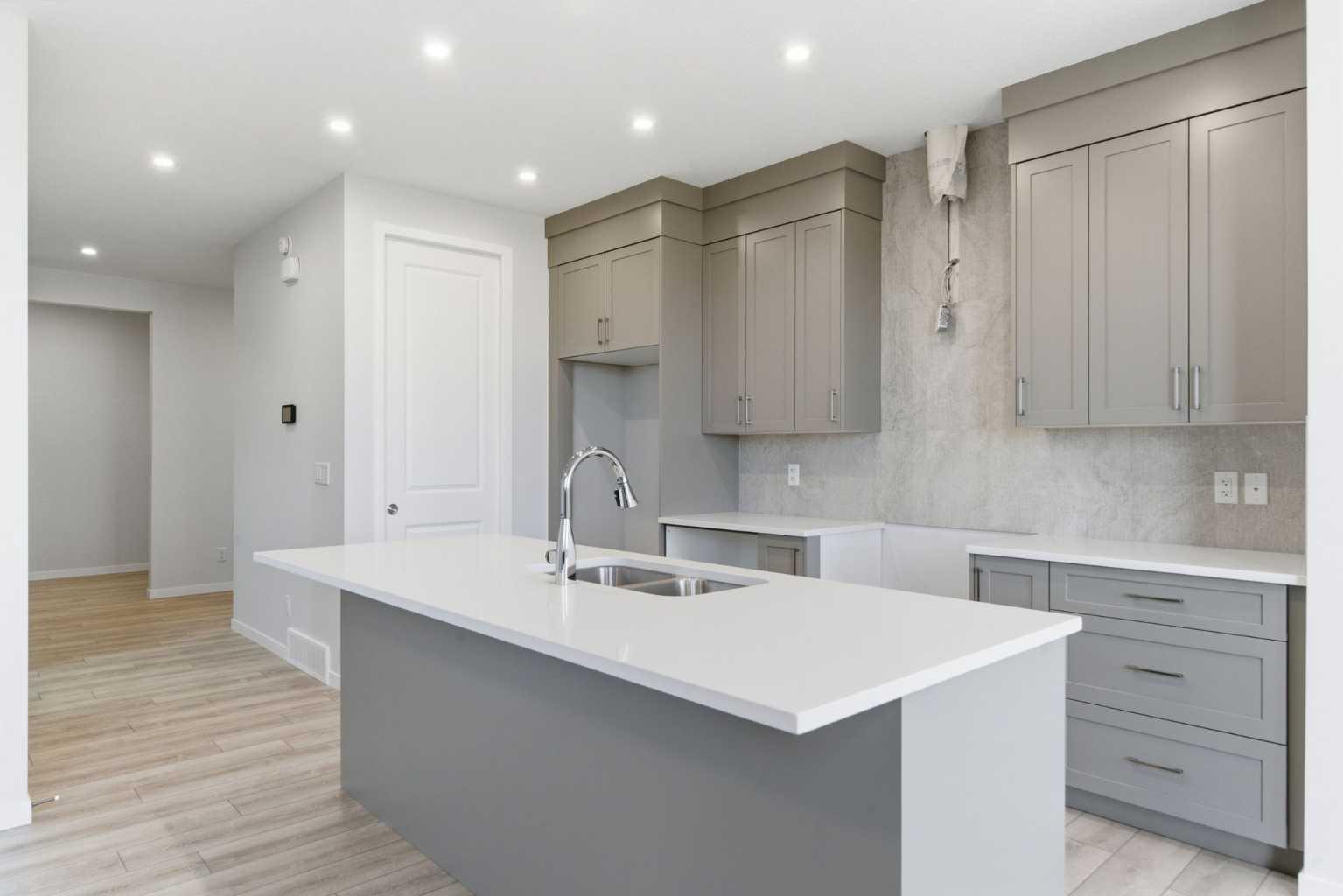 623 Buffaloberry Manor SE