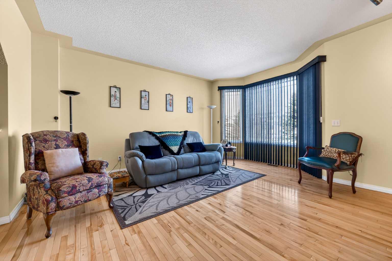 71 Country Hills Gardens NW