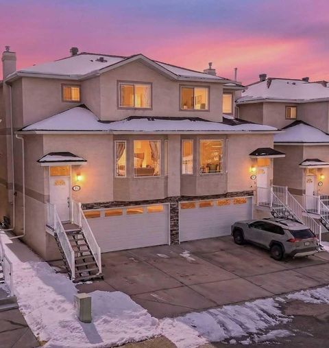 71 Country Hills Gardens NW Calgary AB T3K 5G1