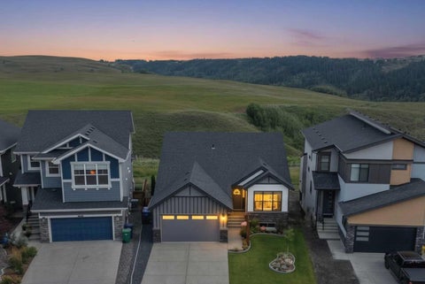 Photo of 13 Sunvalley View, Cochrane, AB T4C 0X8 (MLS # A2350825)