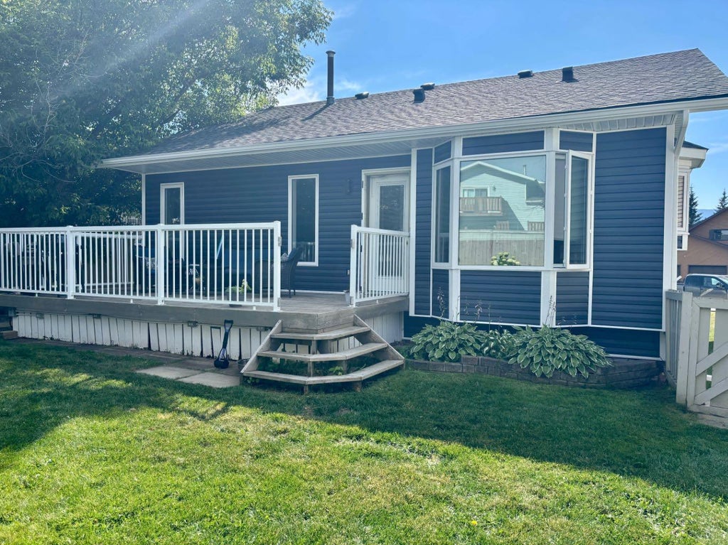 Photo of 321 Collinge Road, Hinton, AB T7V 1L2 (MLS # A2335291)