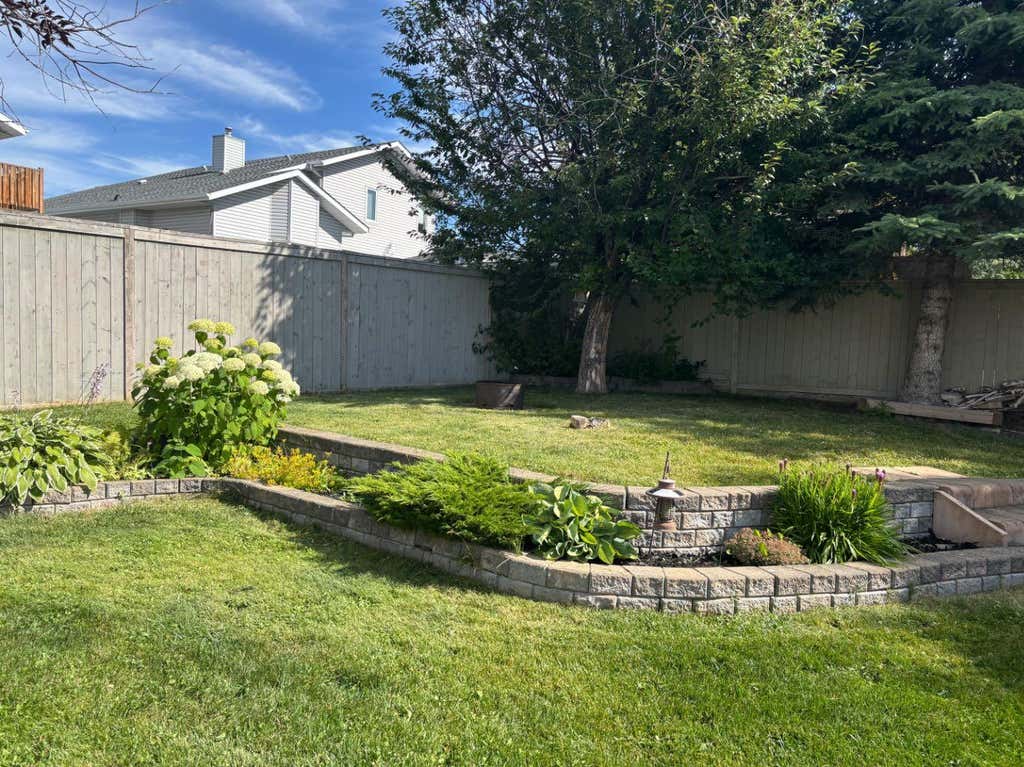 Photo of 321 Collinge Road, Hinton, AB T7V 1L2 (MLS # A2335291)